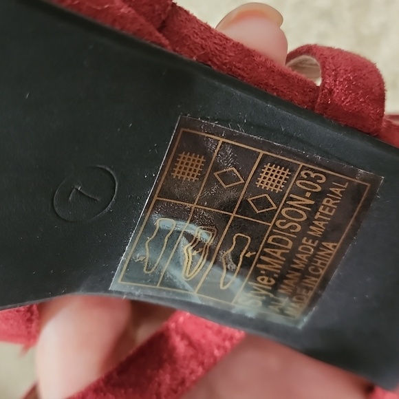 Heels - Picture 6 of 6